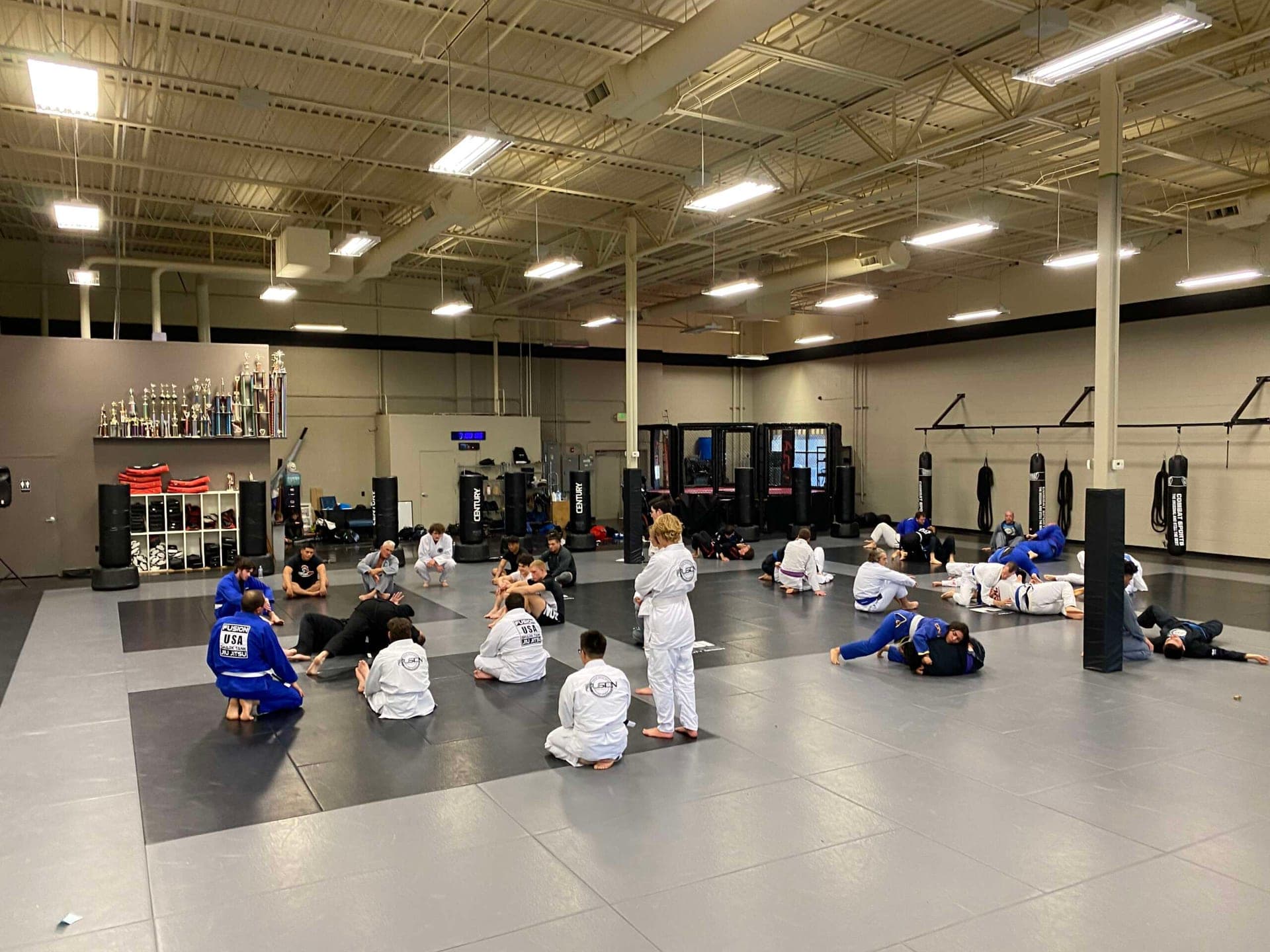 Fusion MMA & Jiu Jitsu students training together